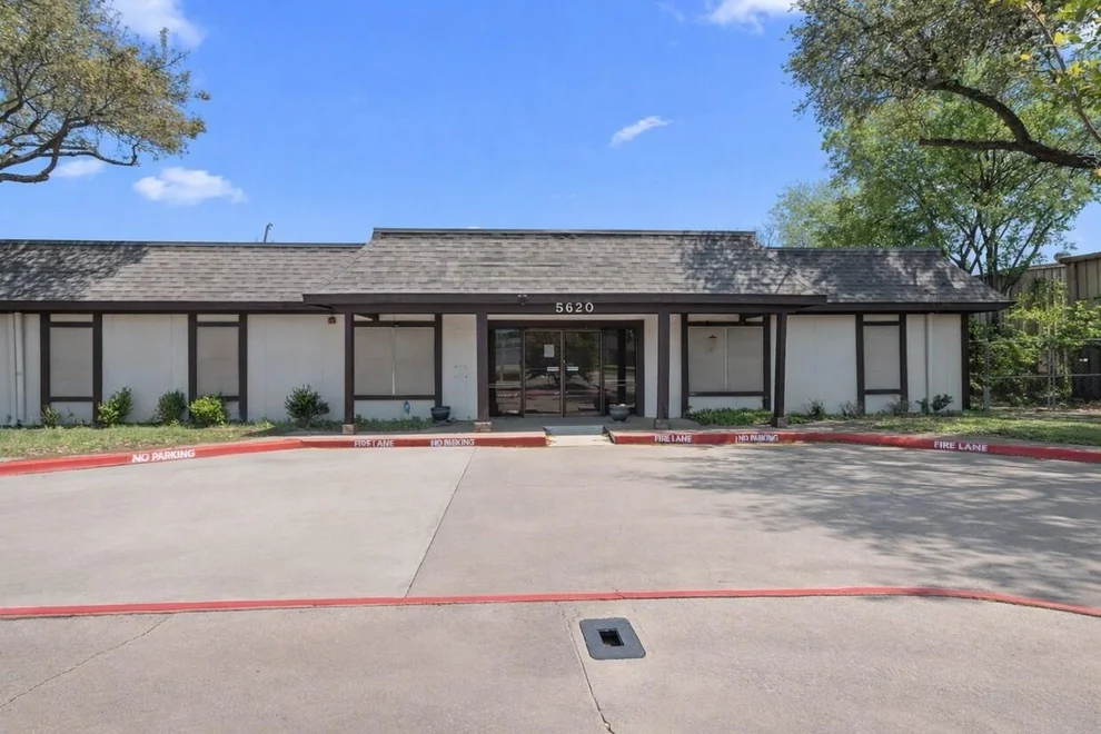 Unit for sale at 5620 Rowlett Road, Rowlett, TX 75089