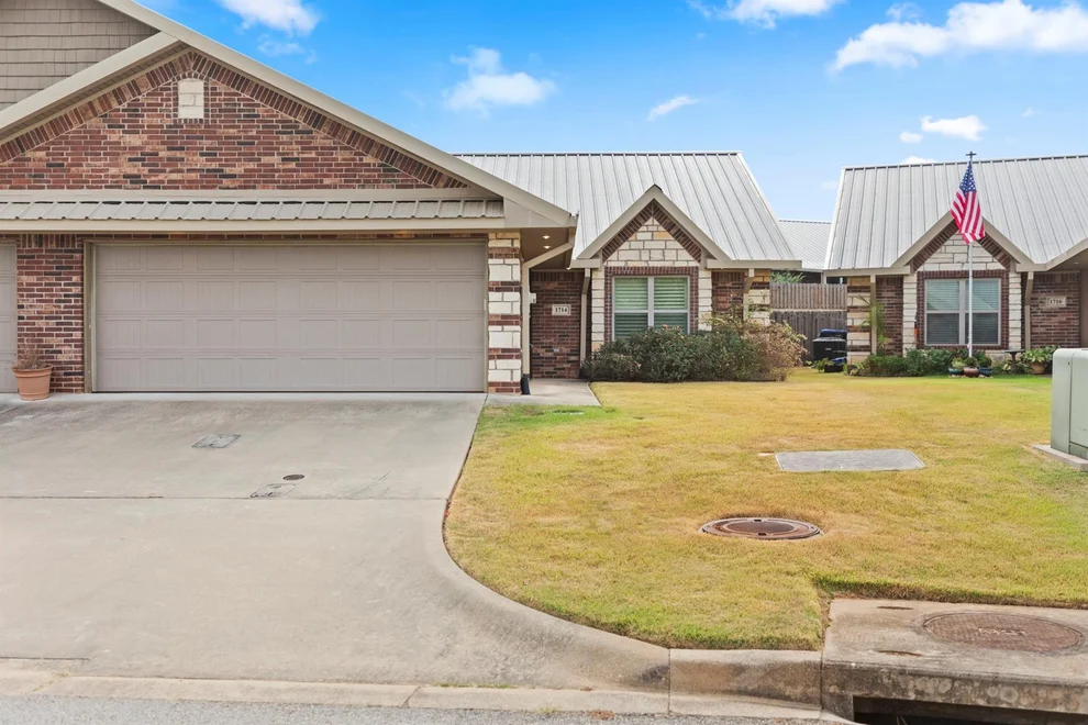 Unit for sale at 1714 Yosemite Way, Longview, TX 75605