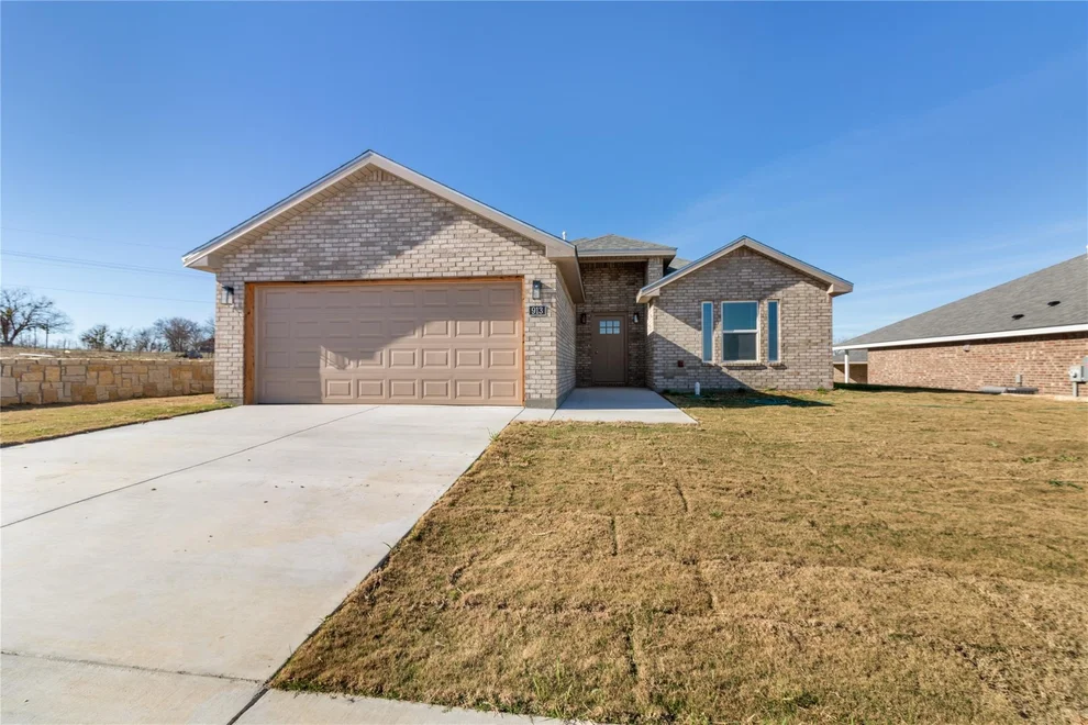 Unit for sale at 913 E 3RD Street, Coleman, TX 76834