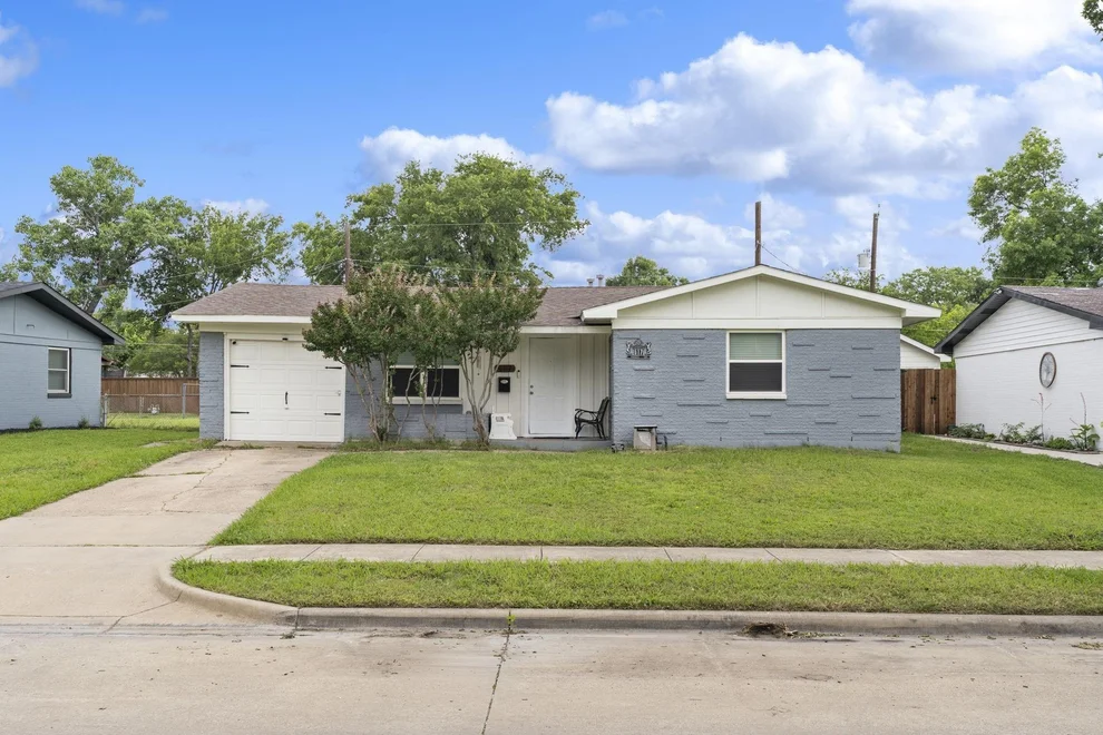 Unit for sale at 517 Hardy Drive, Garland, TX 75041