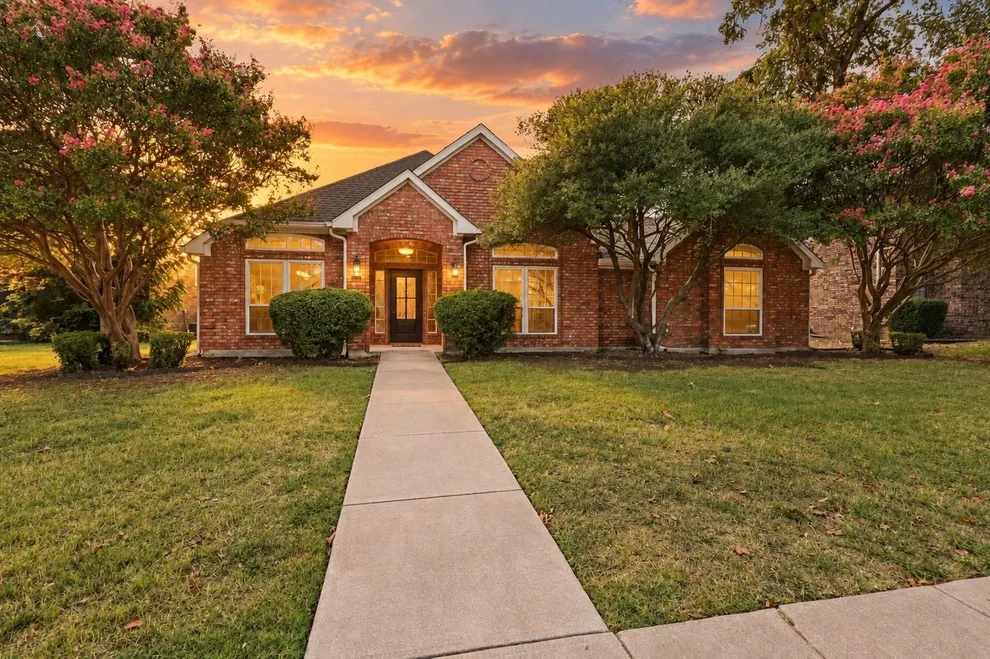 Unit for sale at 812 Fall Drive, Allen, TX 75002