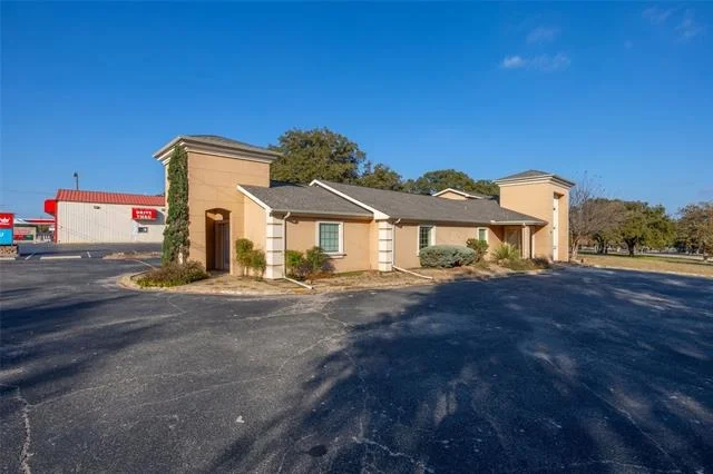 Unit for sale at 1715 S Morgan, Granbury, TX 76048