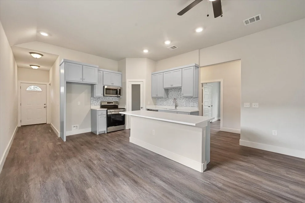 Unit for sale at 1206 E 11th, Corsicana, TX 75110