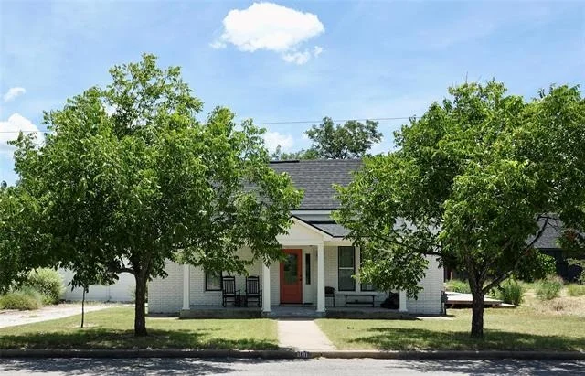 Unit for sale at 801 Reynolds Street, Goldthwaite, TX 76844