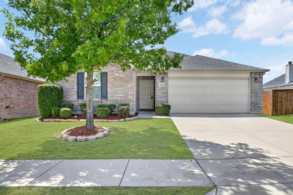 Unit for sale at 1800 Christopher Creek Drive, Little Elm, TX 75068