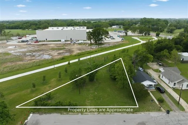 Unit for sale at 1200 State Street, Waco, TX 76704
