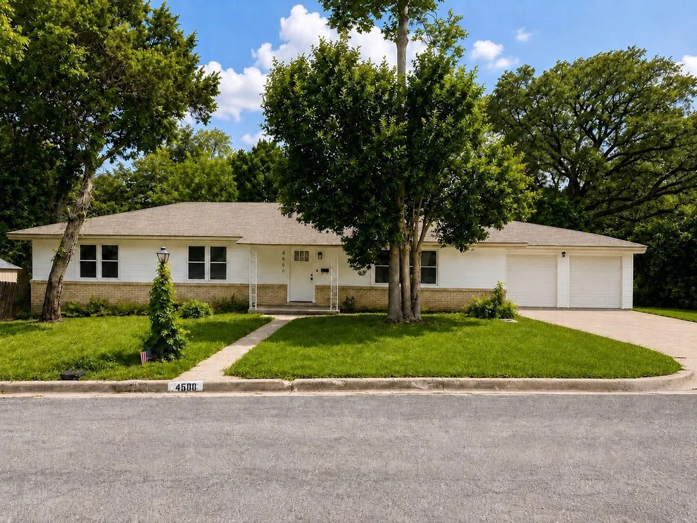 Unit for sale at 4600 Robinwood Drive, Waco, TX 76708