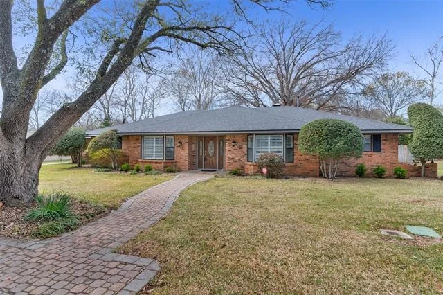 Unit for sale at 713 Briarwood Drive, Denison, TX 75020