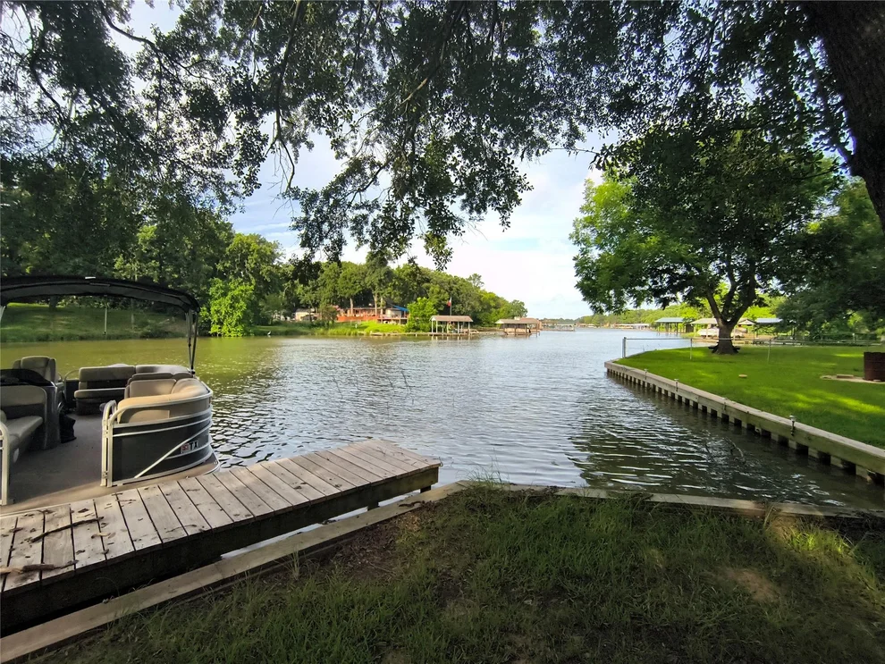 Unit for sale at 180 Arrowhead Street, Mabank, TX 75156