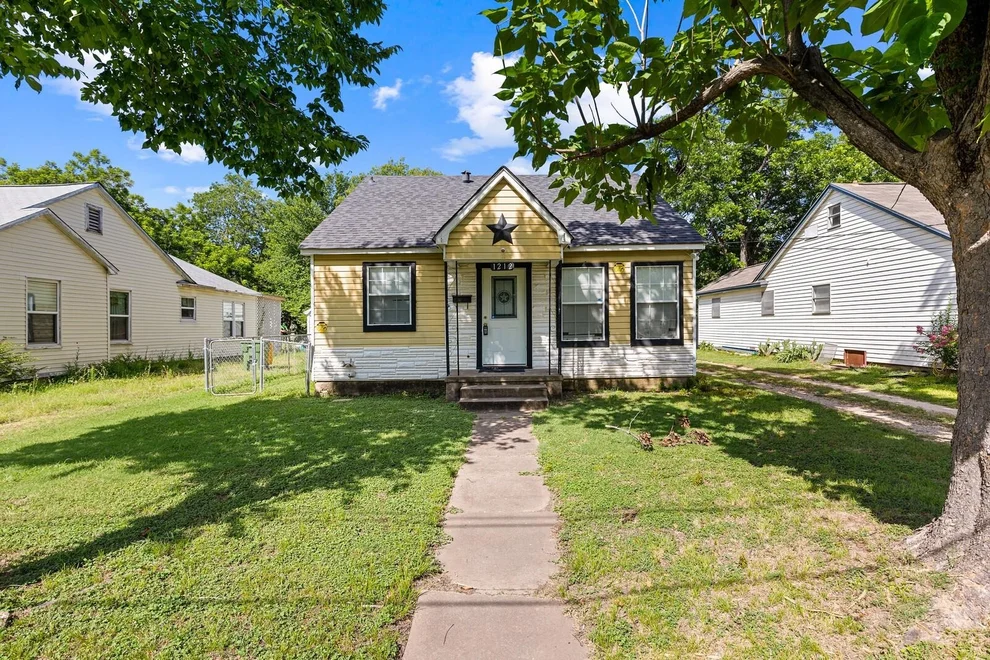 Unit for sale at 1212 Lewis Street, Waco, TX 76705