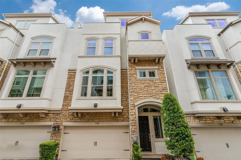 Unit for sale at 746 Spanish Oaks Place, Dallas, TX 75204