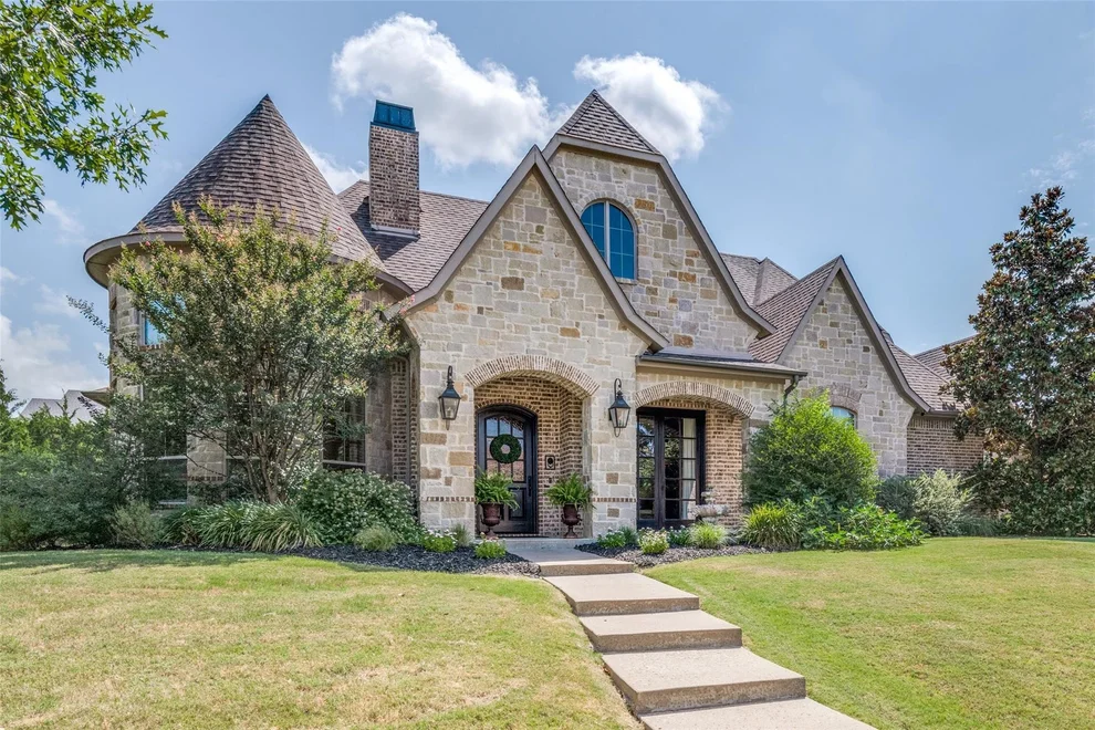 Unit for sale at 121 Brentwood Drive, Heath, TX 75032