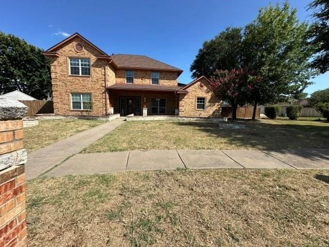 Unit for sale at 104 Dovehill Circle, Red Oak, TX 75154