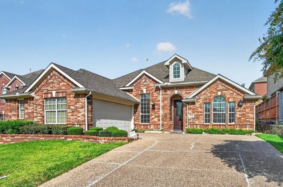 Unit for sale at 10328 Offshore Drive, Irving, TX 75063