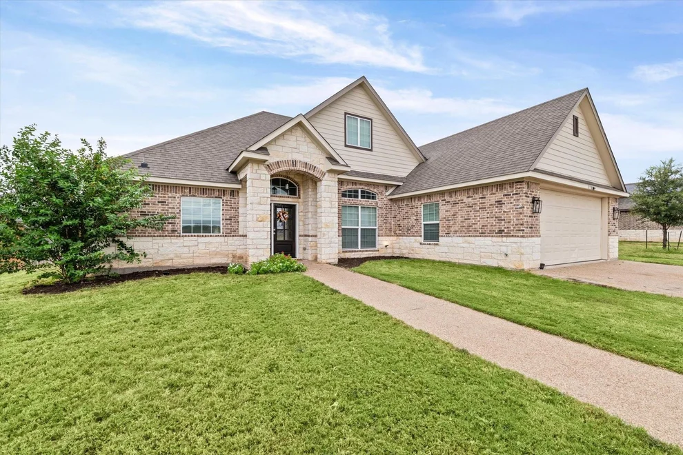 Unit for sale at 370 Frederick Drive, Robinson, TX 76706