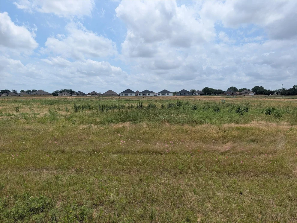Unit for sale at 1050 Autumn Trail, Mabank, TX 75147