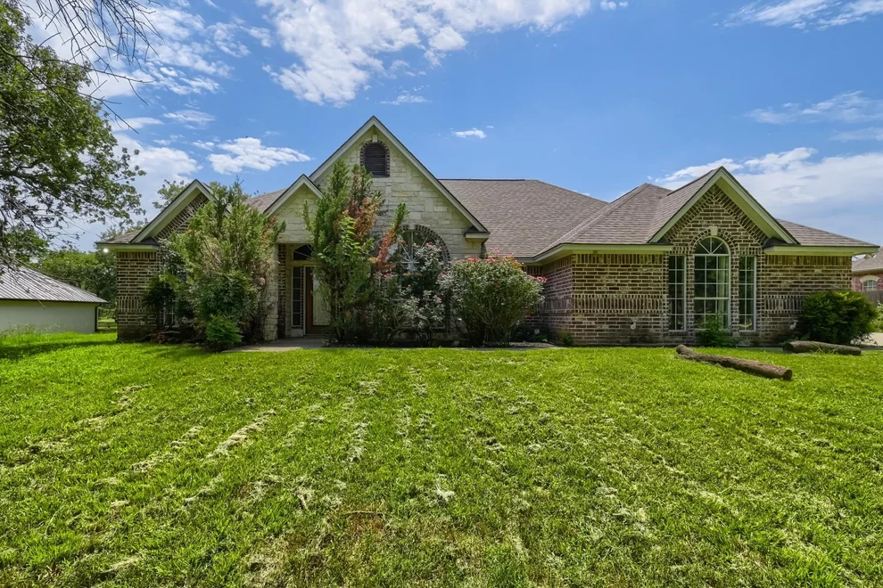 Unit for sale at 152 Howard Newby Lane, Springtown, TX 76082
