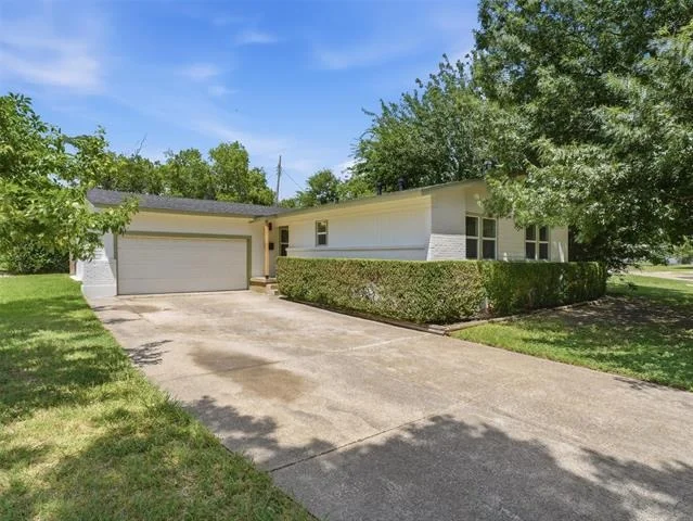 Unit for sale at 11207 Flamingo Lane, Dallas, TX 75218