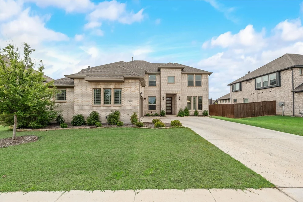 Unit for sale at 1042 Elmwood Drive, Justin, TX 76247