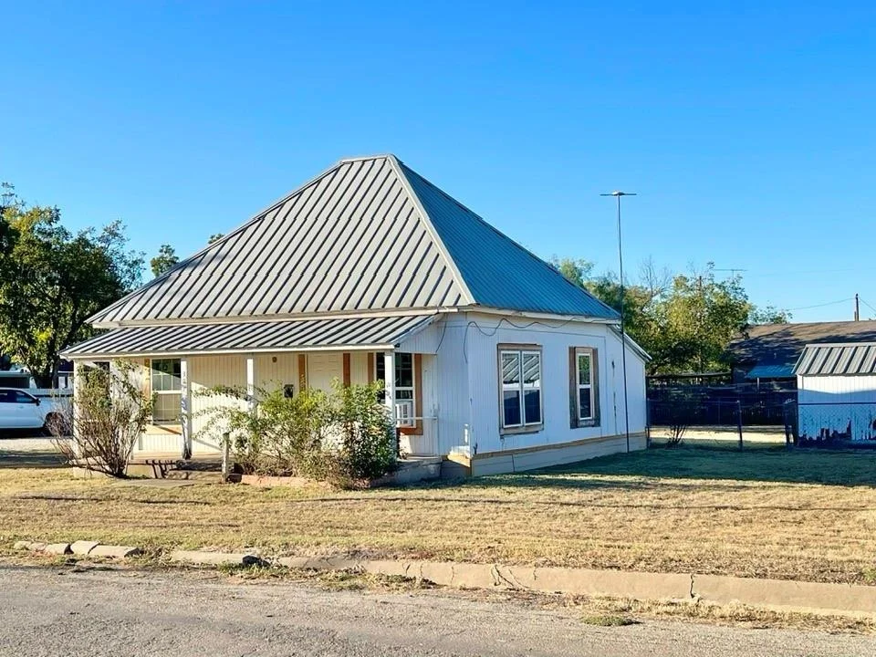 Unit for sale at 301 E 10th Street, Coleman, TX 76834