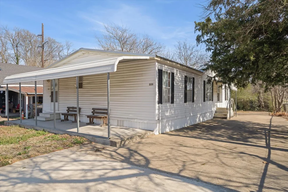 Unit for sale at 220 N Houston Street, Edgewood, TX 75117