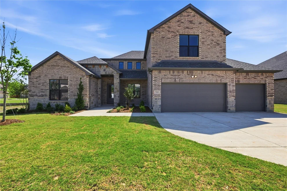 Unit for sale at 713 Anne Road, Van Alstyne, TX 75495