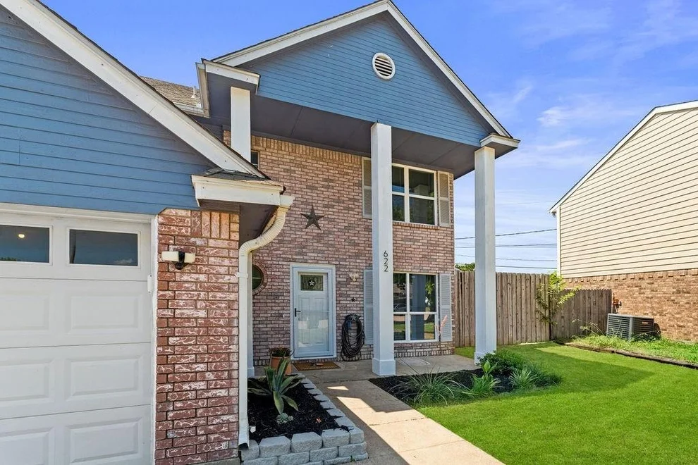 Unit for sale at 622 Mission Hills Drive, Arlington, TX 76018
