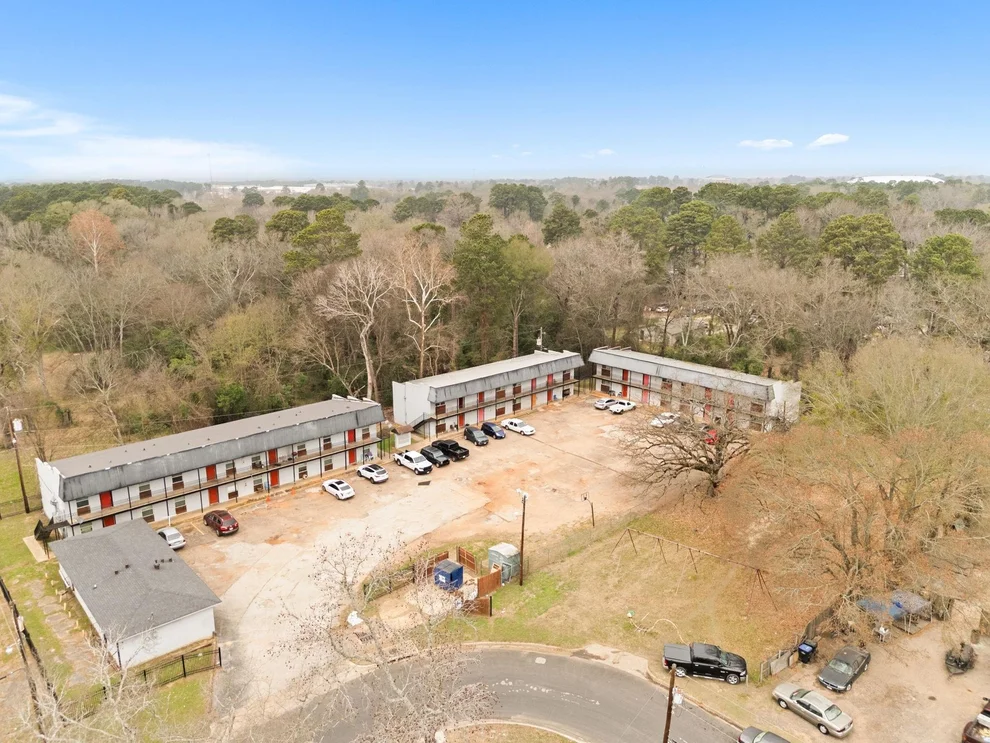 Unit for sale at 429 Johnson St, Longview, TX 75602