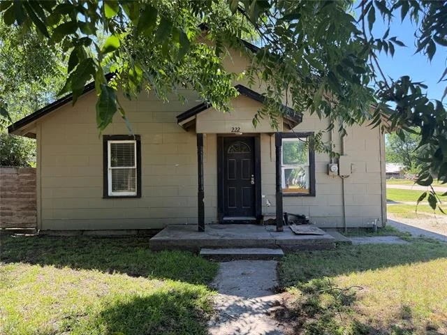 Unit for sale at 222 Cherry Street, Clyde, TX 79510