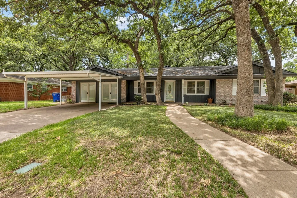 Unit for sale at 204 Juniper Street, Mansfield, TX 76063