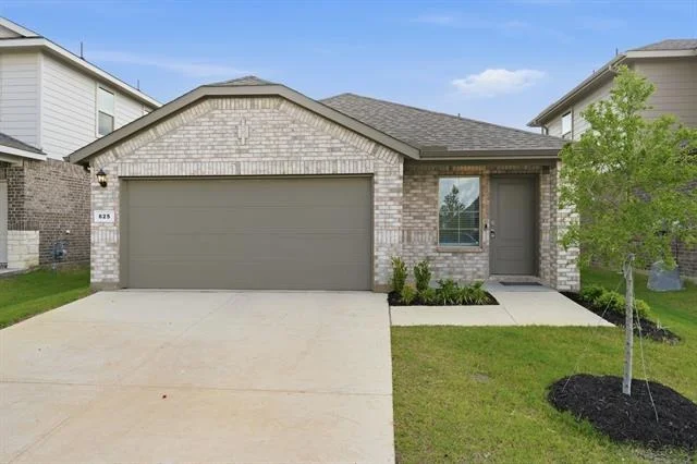 Unit for sale at 625 Shaded Grove Drive, Denton, TX 76249