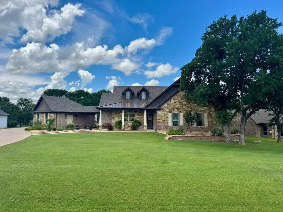 Unit for sale at 570 S Sugartree Drive, Lipan, TX 76462
