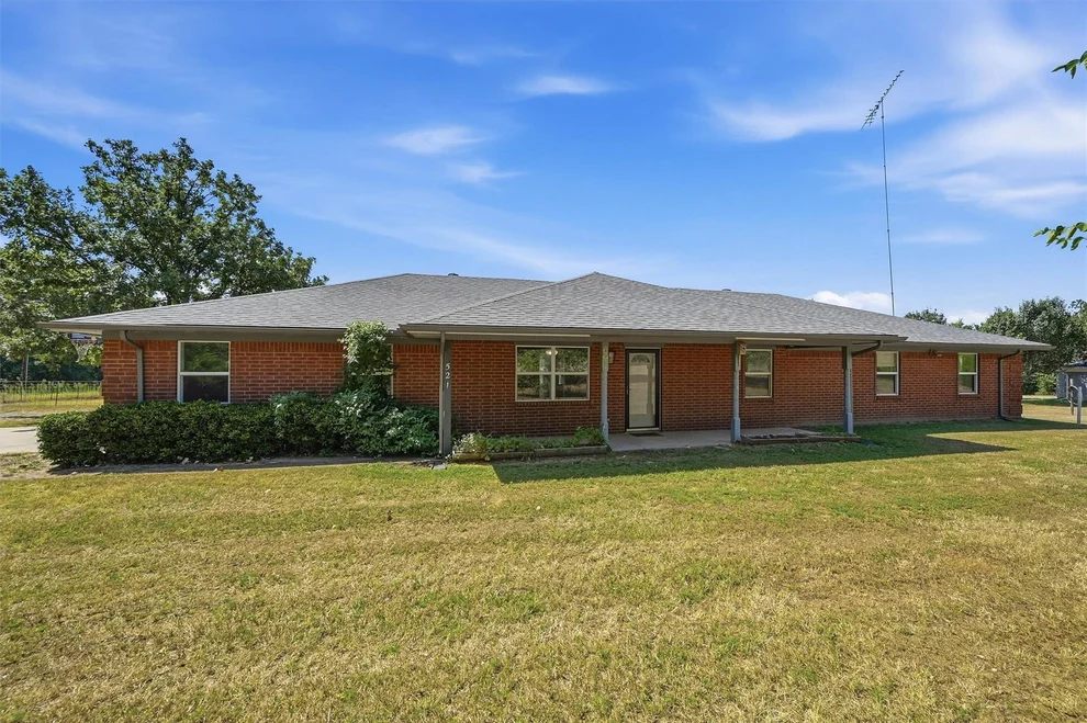 Unit for sale at 521 Mccraw Lane, Denison, TX 75021