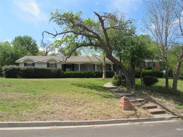 Unit for sale at 1026 Bob O Link Drive, Woodway, TX 76712