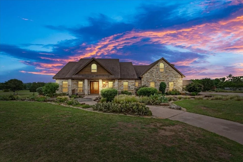 Unit for sale at 200 Ranchcrest Road, Lorena, TX 76655