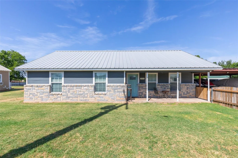 Unit for sale at 250 5th Street, Hawley, TX 79525