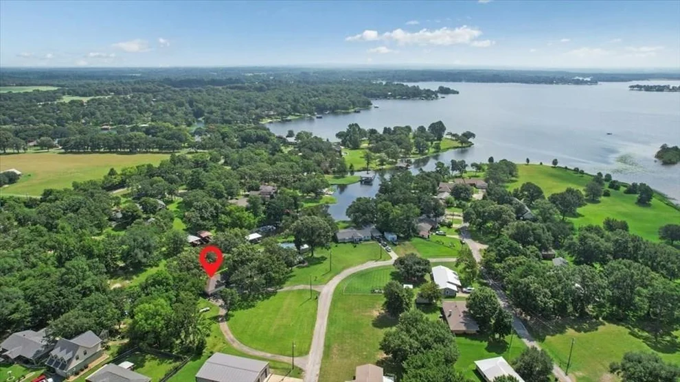 Unit for sale at 6130 Peninsula Circle, Athens, TX 75752