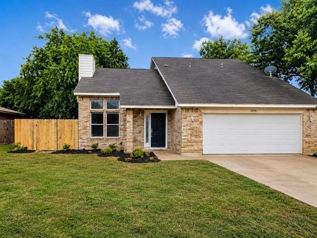 Unit for sale at 5909 Shady Springs Trail, Fort Worth, TX 76179