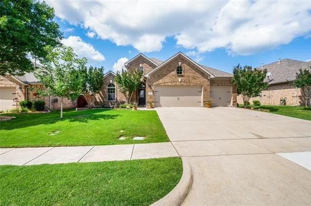Unit for sale at 5012 White Spruce Drive, McKinney, TX 75071
