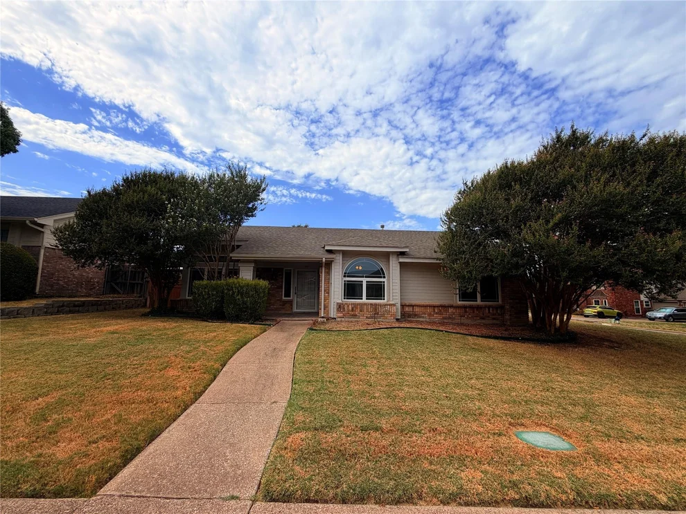 Unit for sale at 301 Hillside Court, Garland, TX 75043