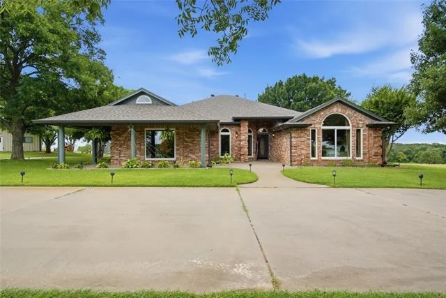 Unit for sale at 152 Fox Road, Weatherford, TX 76088