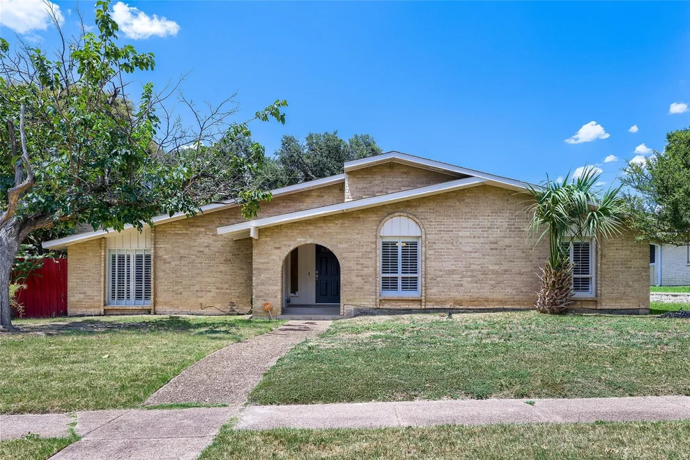 Unit for sale at 6639 Roundrock Road, Dallas, TX 75248