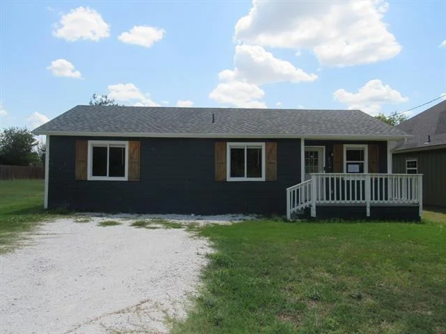 Unit for sale at 414 Matthew Street, Hillsboro, TX 76645