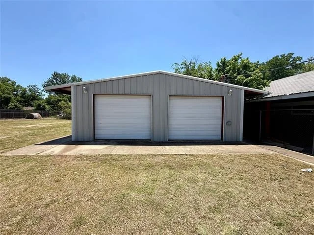 Unit for sale at 408 Live Oak Street, Marlin, TX 76661