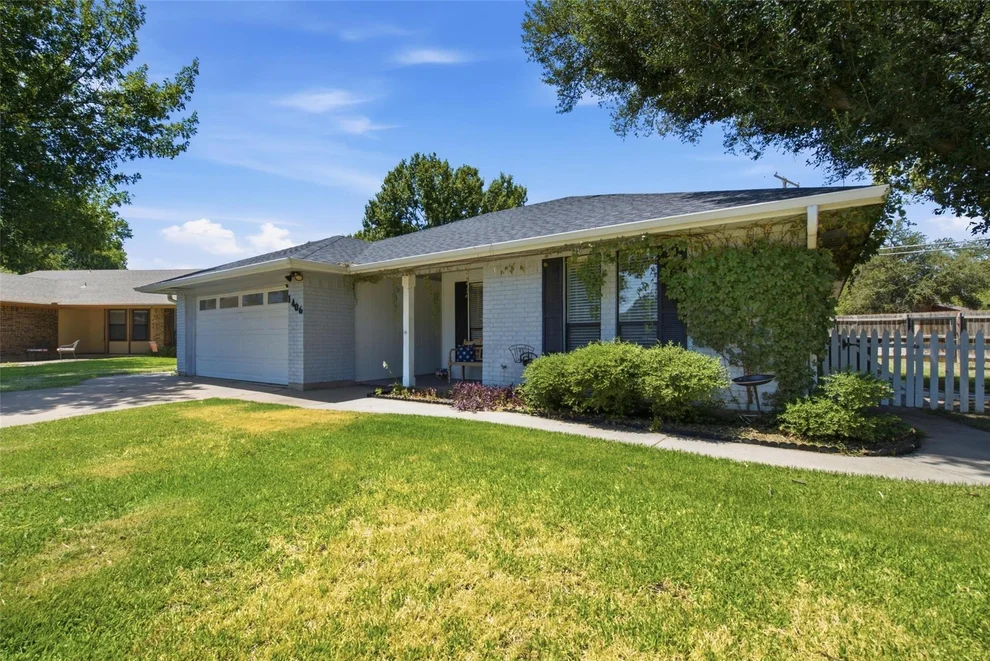 Unit for sale at 1406 Doral Court, Graham, TX 76450