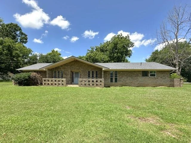 Unit for sale at 120 W Deport Street, Detroit, TX 75436