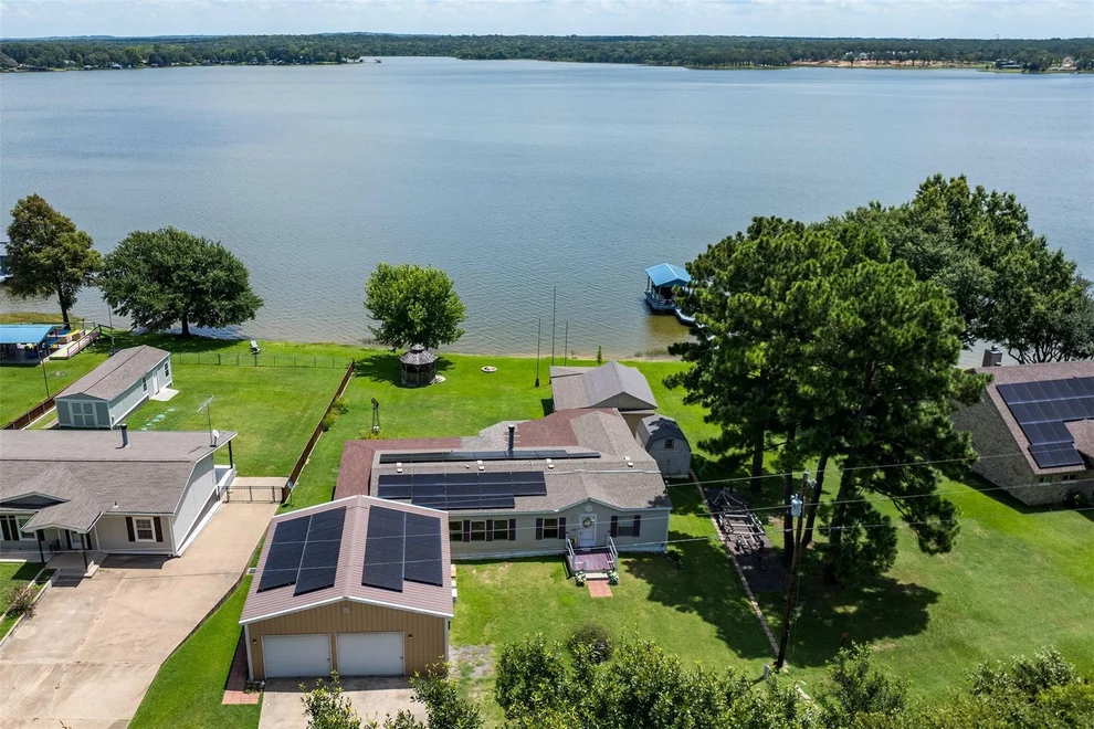 Unit for sale at 175 Kings Row, Malakoff, TX 75148