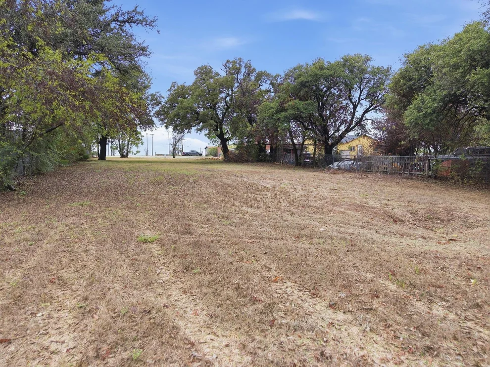 Unit for sale at 1506 W Bankhead Highway, Weatherford, TX 76086