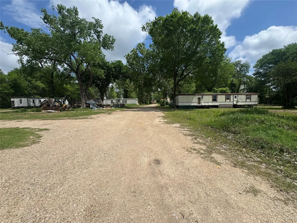 Unit for sale at 1300 S Loop Drive, Waco, TX 76704