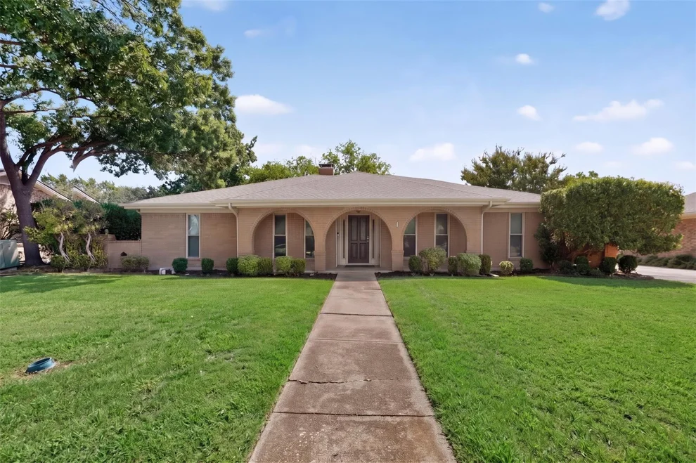 Unit for sale at 2812 Teakwood Lane, Plano, TX 75075